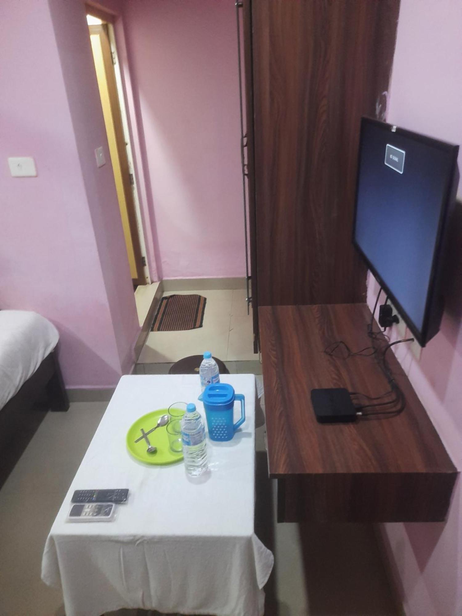 Skyway Rooms بونديتْشيري المظهر الخارجي الصورة