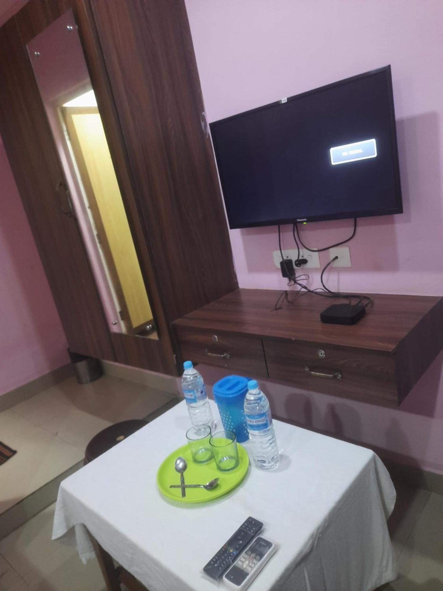 Skyway Rooms بونديتْشيري المظهر الخارجي الصورة